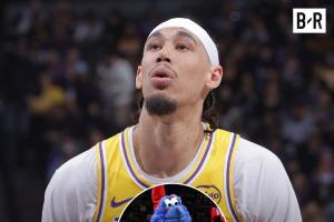 NBA官方：湖人球员贾克森·海斯因推搡奇才吉祥物被禁赛一场